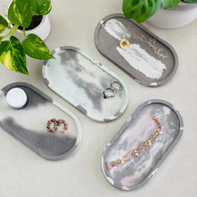 Charger l'image dans la galerie, Plateaux vide-poche nuances de gris en jesmonite