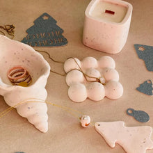 Charger l'image dans la galerie, Coffret détente nature – Bougie boisée & coupelle bijoux