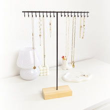Charger l'image dans la galerie, Présentoir à colliers en bois et métal