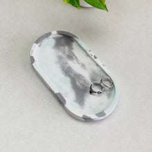 Charger l'image dans la galerie, Plateau vide-poche nuances de gris en jesmonite mentholé