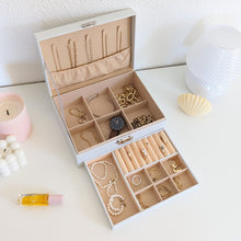 Charger l'image dans la galerie, Boite à bijoux blanche en cuir