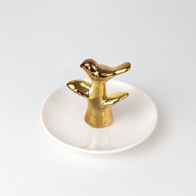 Charger l'image dans la galerie, Porte bagues arbre et oiseau en céramique