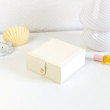 Charger l'image dans la galerie, Boite à bijoux de voyage carré blanc