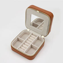 Charger l'image dans la galerie, Boite à bijoux de voyage en cuir marron