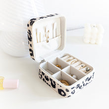 Charger l'image dans la galerie, Boîte à bijoux de voyage léopard clair