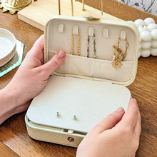 Charger l'image dans la galerie, Boite à bijoux de voyage rectangulaire • Coups de coeur •