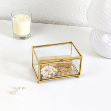 Charger l'image dans la galerie, Boîte à bijoux en verre et laiton romantique