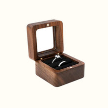 Charger l&#39;image dans la galerie, Boîte porte-alliance vintage en bois noir

