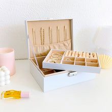 Charger l'image dans la galerie, Boite à bijoux blanche en cuir