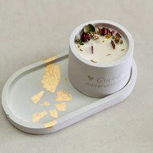 Charger l'image dans la galerie, Bougie parfumée florale personnalisation 2 mèches crépitantes