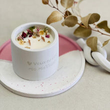 Charger l'image dans la galerie, Bougie parfumée florale personnalisation 2 mèches crépitantes