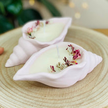 Charger l'image dans la galerie, Bougies en jesmonite parfumées fleuries coquillage rose