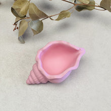 Charger l'image dans la galerie, Coupelle escargot de mer en jesmonite rose • Jesmonite