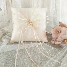 Charger l'image dans la galerie, Coussinet porte-alliances perlé