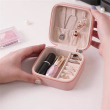 Charger l'image dans la galerie, Etui à bijoux de voyage carré • Cuir