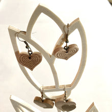 Charger l'image dans la galerie, Fleur à bijoux en bois tulipe