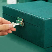 Charger l'image dans la galerie, Grande boîte à bijoux en velours vert