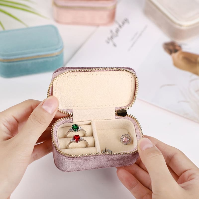 Boîte à Bijoux Beige En Velours Doux - Pour Colliers, Petit Format, Neuf Avec étiquettes