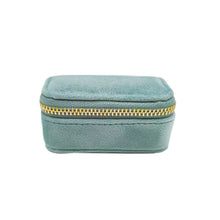 Charger l'image dans la galerie, Mini trousse à bijoux en velours • Vert clair • Velours