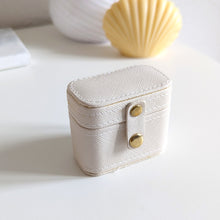Charger l'image dans la galerie, Petite boîte à bagues de voyage blanc