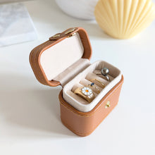 Charger l'image dans la galerie, Petite boîte à bagues de voyage marron