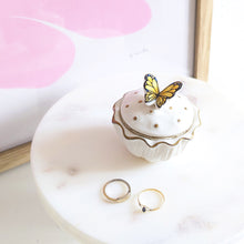 Charger l'image dans la galerie, Petite boîte à bijoux papillon en céramique blanc
