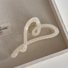 Charger l'image dans la galerie, Pince à cheveux cœur éclatant beige