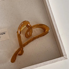 Charger l'image dans la galerie, Pince à cheveux cœur éclatant marron