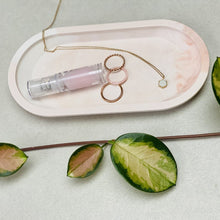 Charger l'image dans la galerie, Plateau bijoux ovale marbré en jesmonite