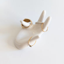 Charger l'image dans la galerie, Petit porte bague en forme de main design