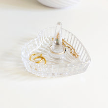 Charger l'image dans la galerie, Porte-bagues cœur en verre