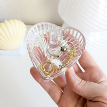 Charger l'image dans la galerie, Porte-bagues cœur en verre