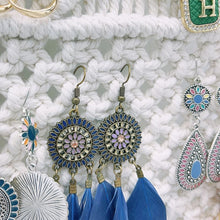 Charger l'image dans la galerie, Porte bijoux macramé bohème à suspendre • Bois • Coton
