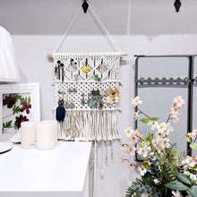 Charger l'image dans la galerie, Porte bijoux macramé bohème à suspendre • Bois • Coton