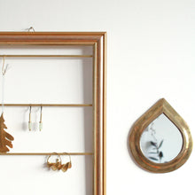 Charger l'image dans la galerie, Porte-bijoux mural cadre tableau vintage doré foncé