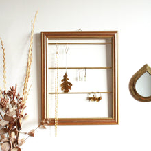 Charger l'image dans la galerie, Porte-bijoux mural cadre tableau vintage doré foncé