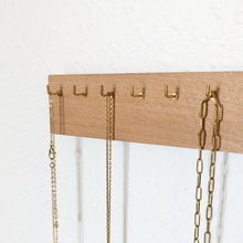 Charger l'image dans la galerie, Porte bijoux mural en bois avec crochets clair