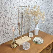 Charger l'image dans la galerie, Présentoir à bijoux 3 étages en bois et métal • Bois • Coups