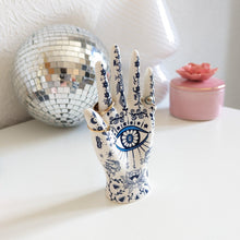 Charger l'image dans la galerie, Présentoir bijoux main oeil de fatma en céramique fleur