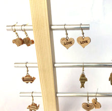 Charger l'image dans la galerie, Support à bijoux en bois et aluminium