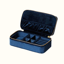 Charger l'image dans la galerie, Trousse à bijoux de voyage en velours • Bleu foncé • Coups