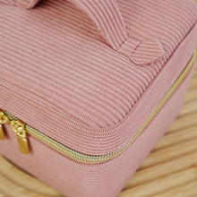 Charger l'image dans la galerie, Trousse à bijoux de voyage en velours rose avec miroir
