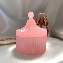 Charger l'image dans la galerie, Boîte à bijoux chapiteau rose transparent en résine • Résine