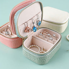 Charger l'image dans la galerie, Petite trousse à bijoux de voyage cuir • Cuir