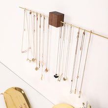 Charger l'image dans la galerie, Porte-bijoux mural minimaliste cube en bois • Bois • Métal