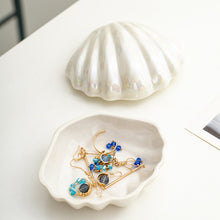 Charger l&#39;image dans la galerie, Boite a bijoux coquillage en céramique
