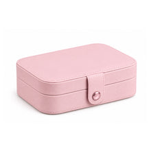 Charger l'image dans la galerie, Boîte à bijoux de voyage rose fermée avec bouton pression
