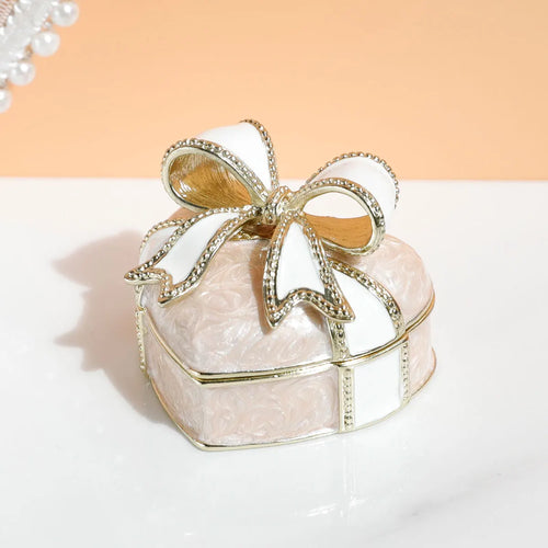 Boîte à bijoux vintage en forme de cœur rose