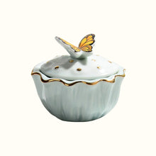 Charger l&#39;image dans la galerie, Petite boîte à bijoux papillon en céramique • Céramique
