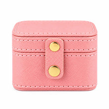 Charger l'image dans la galerie, Petite boîte à bagues de voyage rose avec détails dorés
